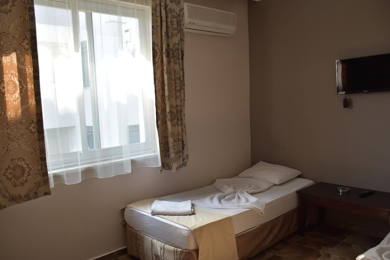 Ozcan Pansiyon マルマリス エクステリア 写真